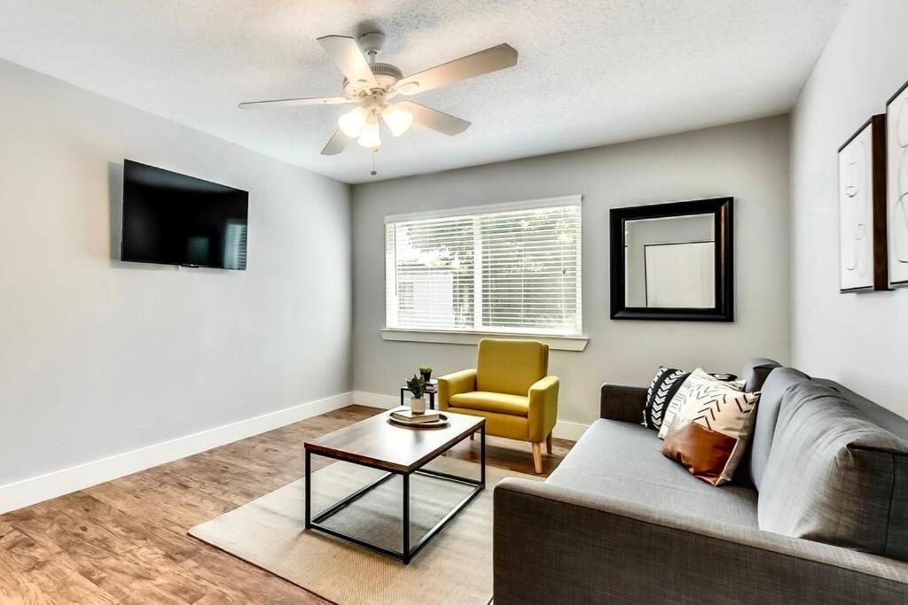 Bright And Cheerful Flat, Near Fair Park Apartamento Dallas Exterior foto