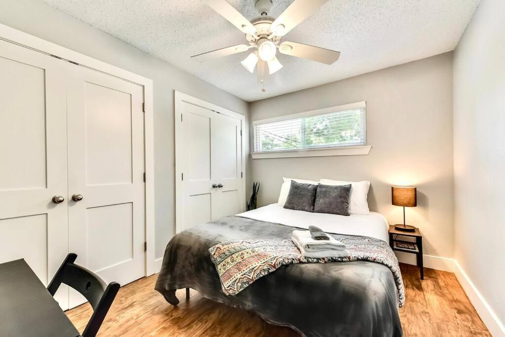 Bright And Cheerful Flat, Near Fair Park Apartamento Dallas Exterior foto